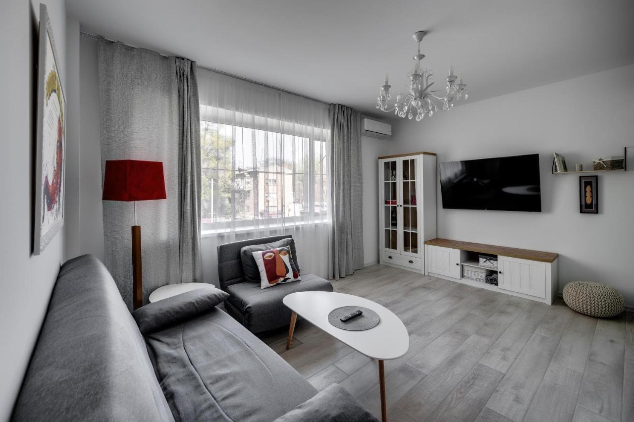 White Apartment Scandinavian Style Zaporizhia Exterior foto